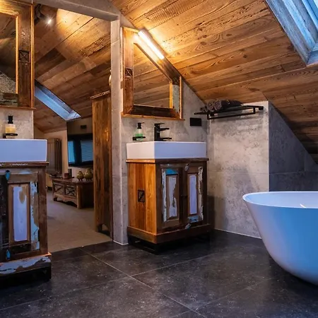 Luna Luxury - Z Sauna I Jacuzzi Апартаменты *