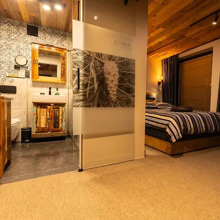 Luna Luxury Apartments - Adults Only - Sauna, Jacuzzi Daire Szklarska Poreba